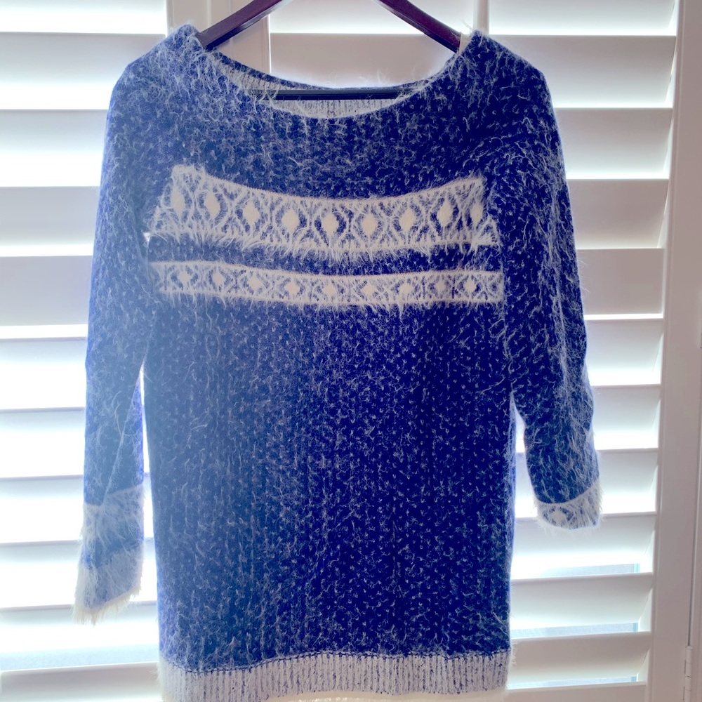 Anthropologie sweater- GORGEOUS & off the shoulder perfect for fall/winter.